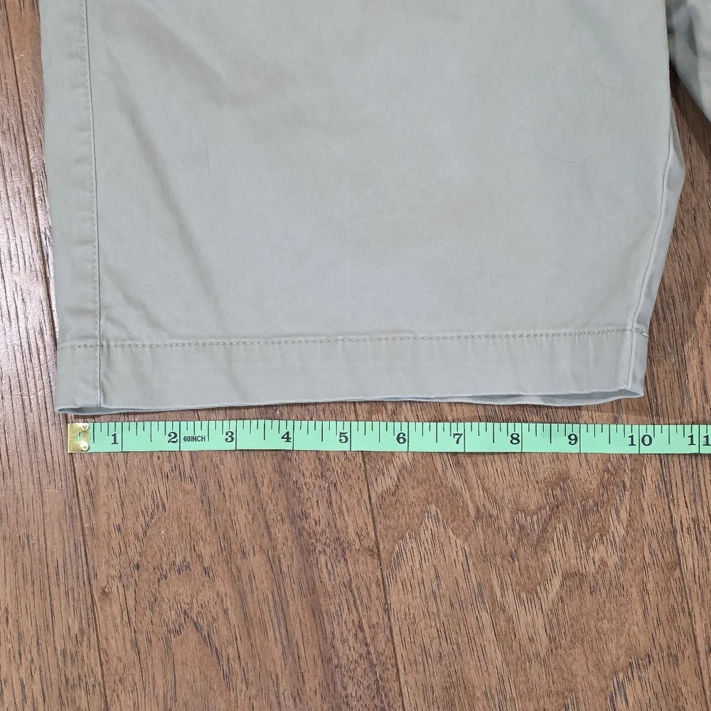 Tommy Bahama Classic Flat Front Stretch Casual Khaki Shorts 10 Inch Inseam. 34 - Picture 10 of 10